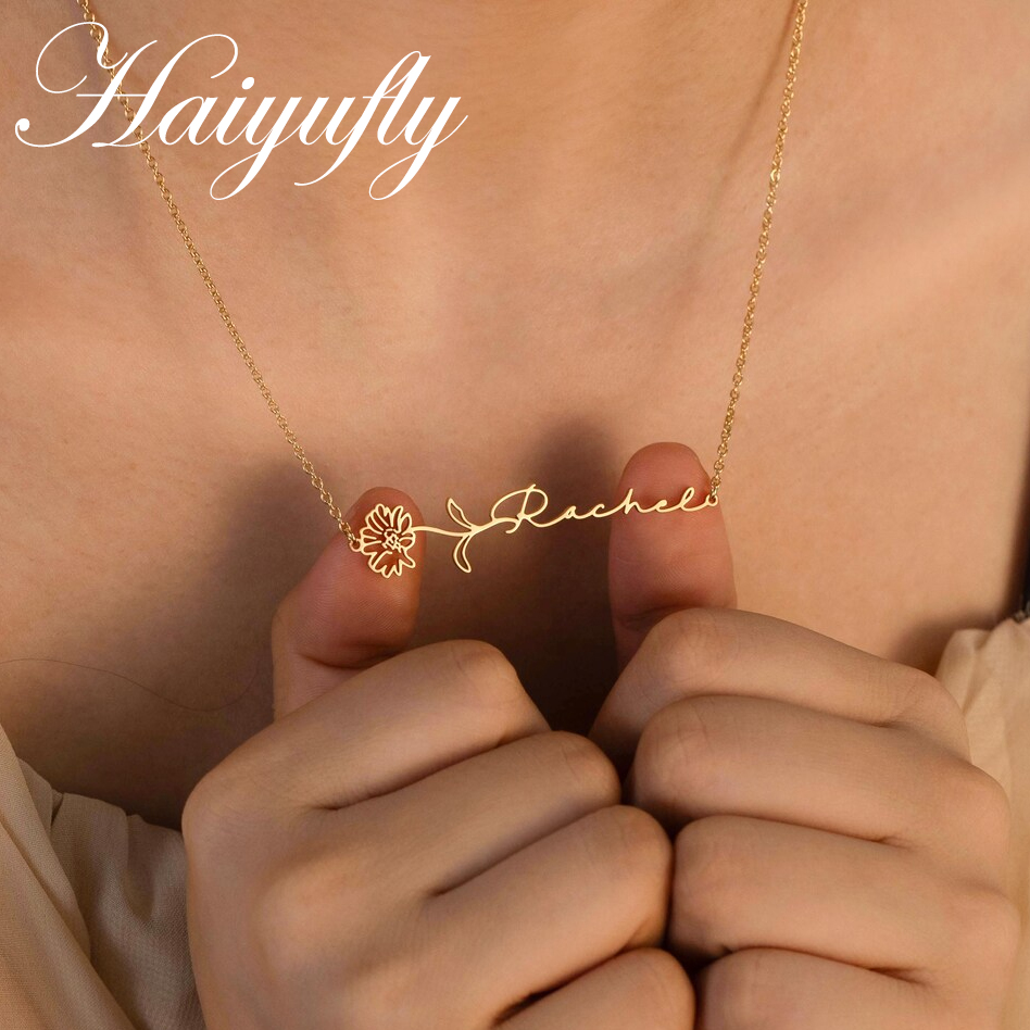 Haiyufly Custom Name Necklace  - Birth Flower Necklace のレビューと価格