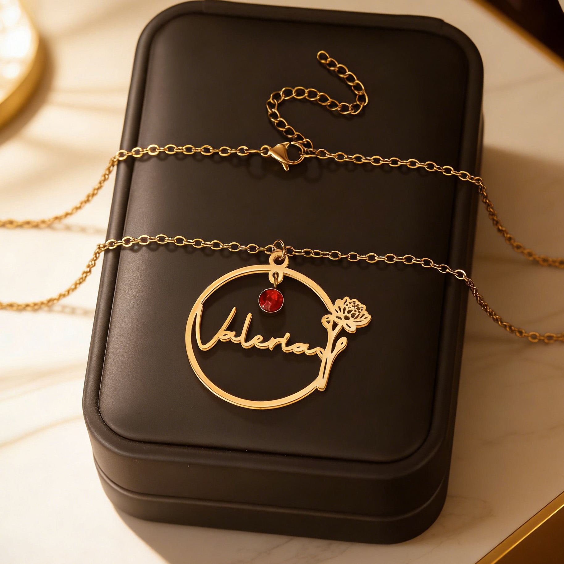 Haiyufly Custom Name Necklace  - Birth Flower Necklace のレビューと価格