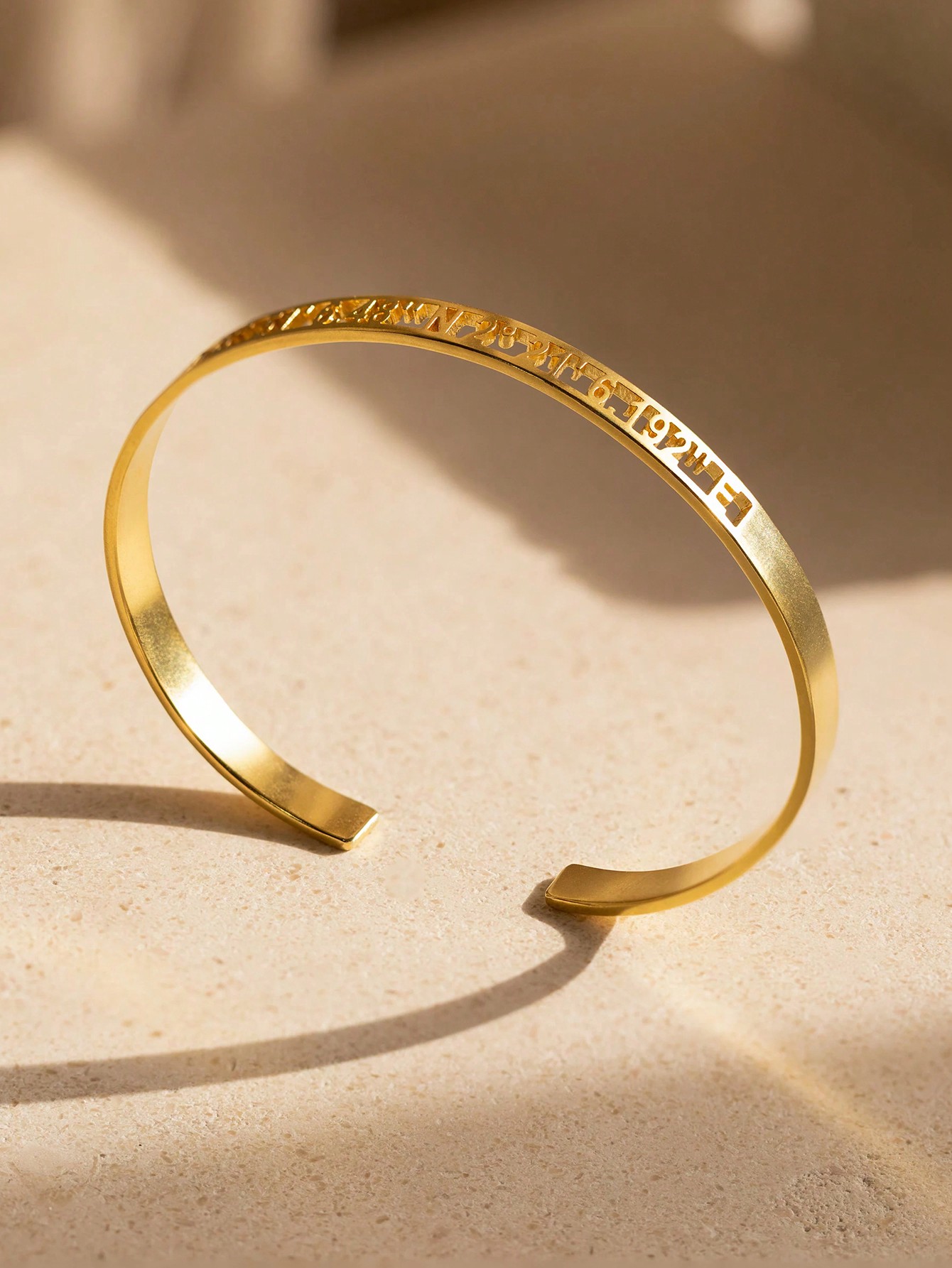 Custom Date Coordinate Roman N - Coordinates Bracelet のレビューと価格