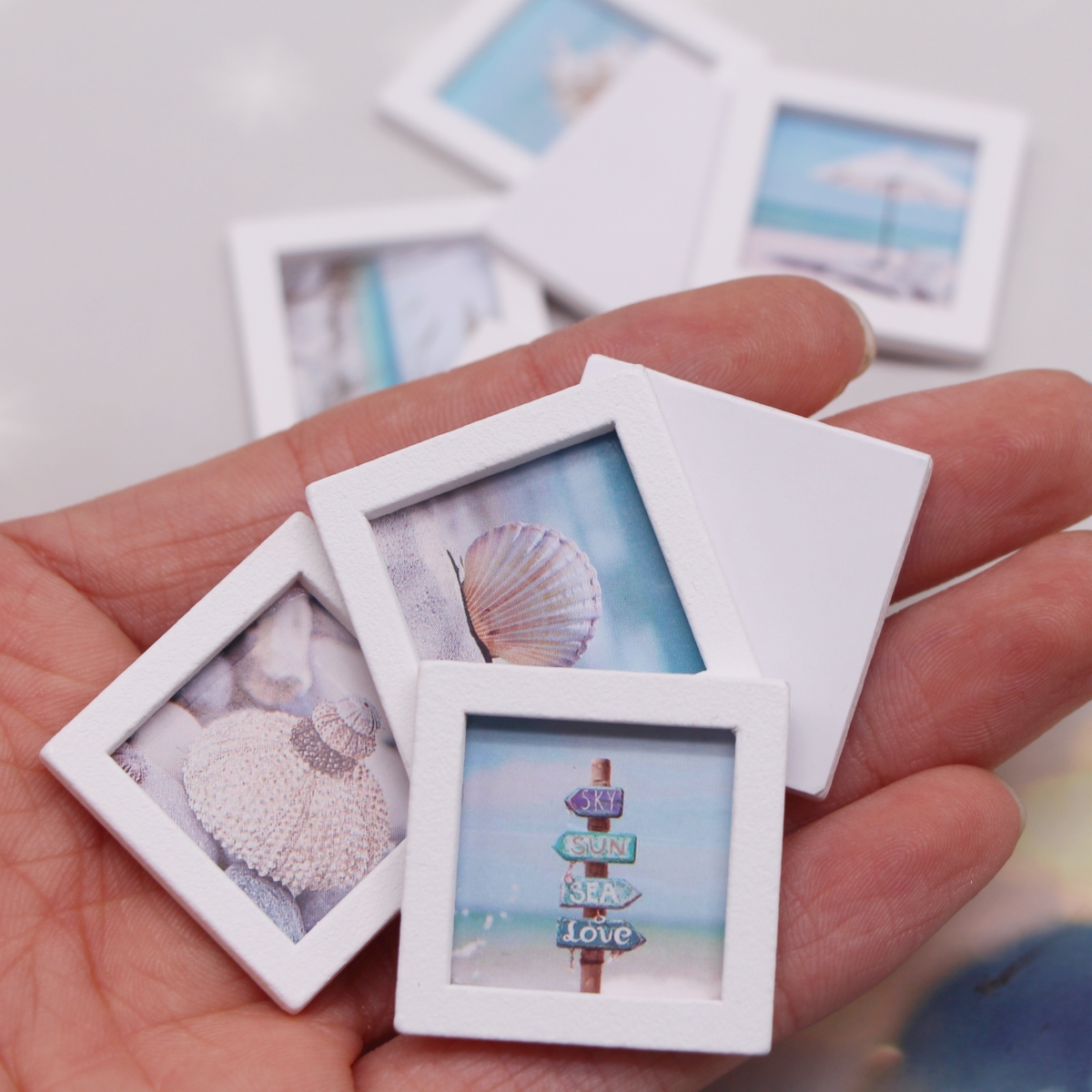 Dollhouse Miniature Wooden Oce - Engraved Wood Frame のレビューと価格