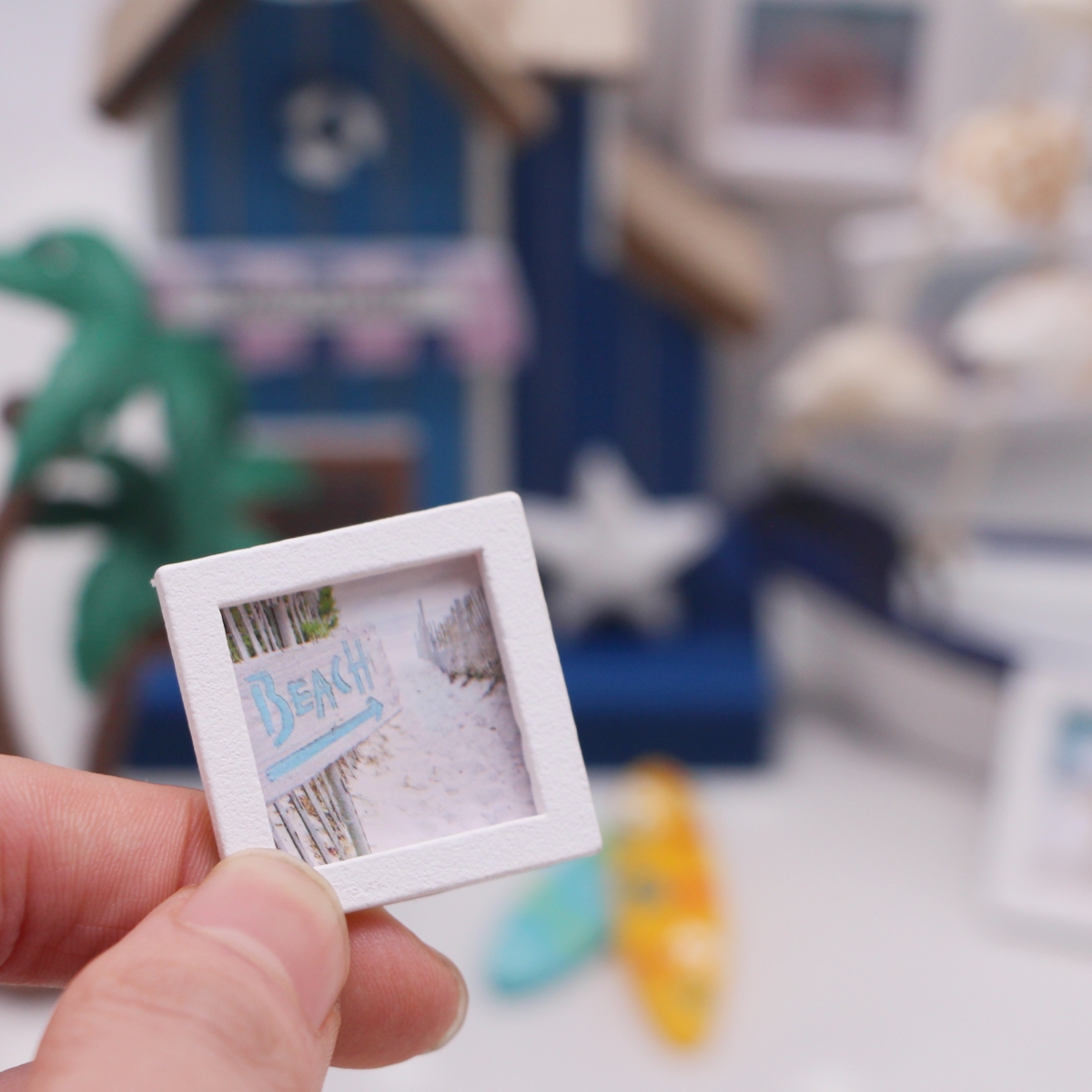 Dollhouse Miniature Wooden Oce - Engraved Wood Frame のレビューと価格
