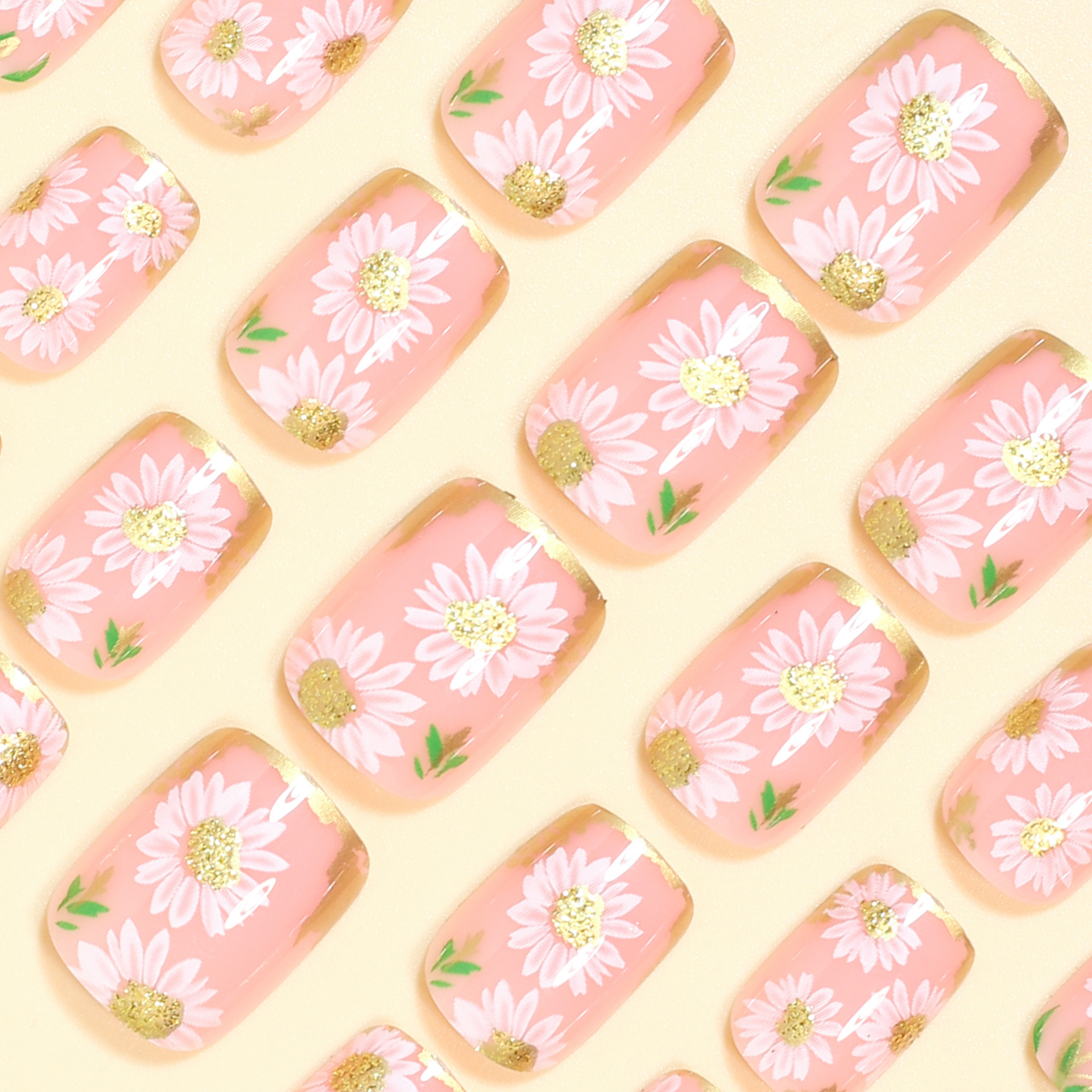 Short Square fake nails golden - Pressed Flower Art のレビューと価格