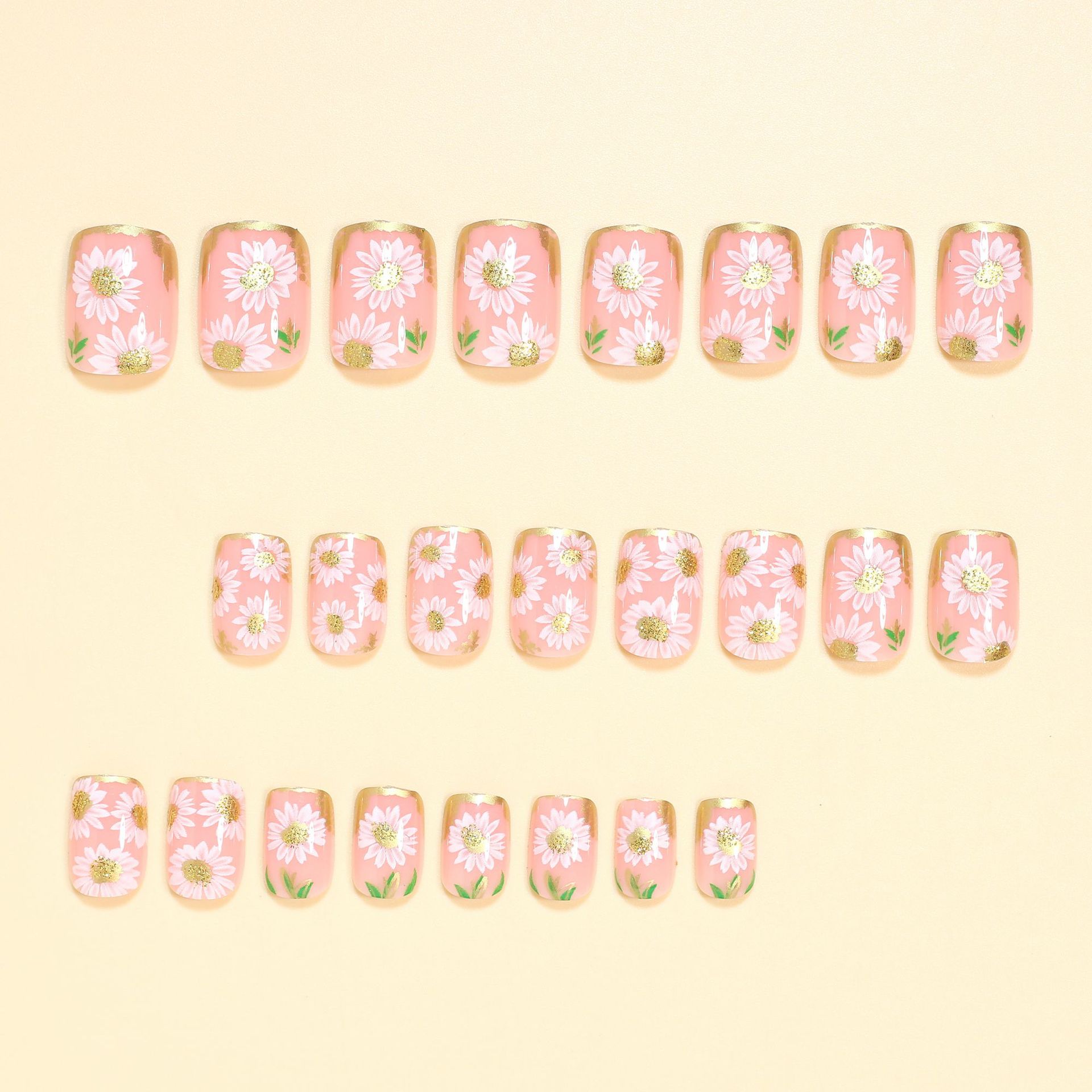 Short Square fake nails golden - Pressed Flower Art のレビューと価格
